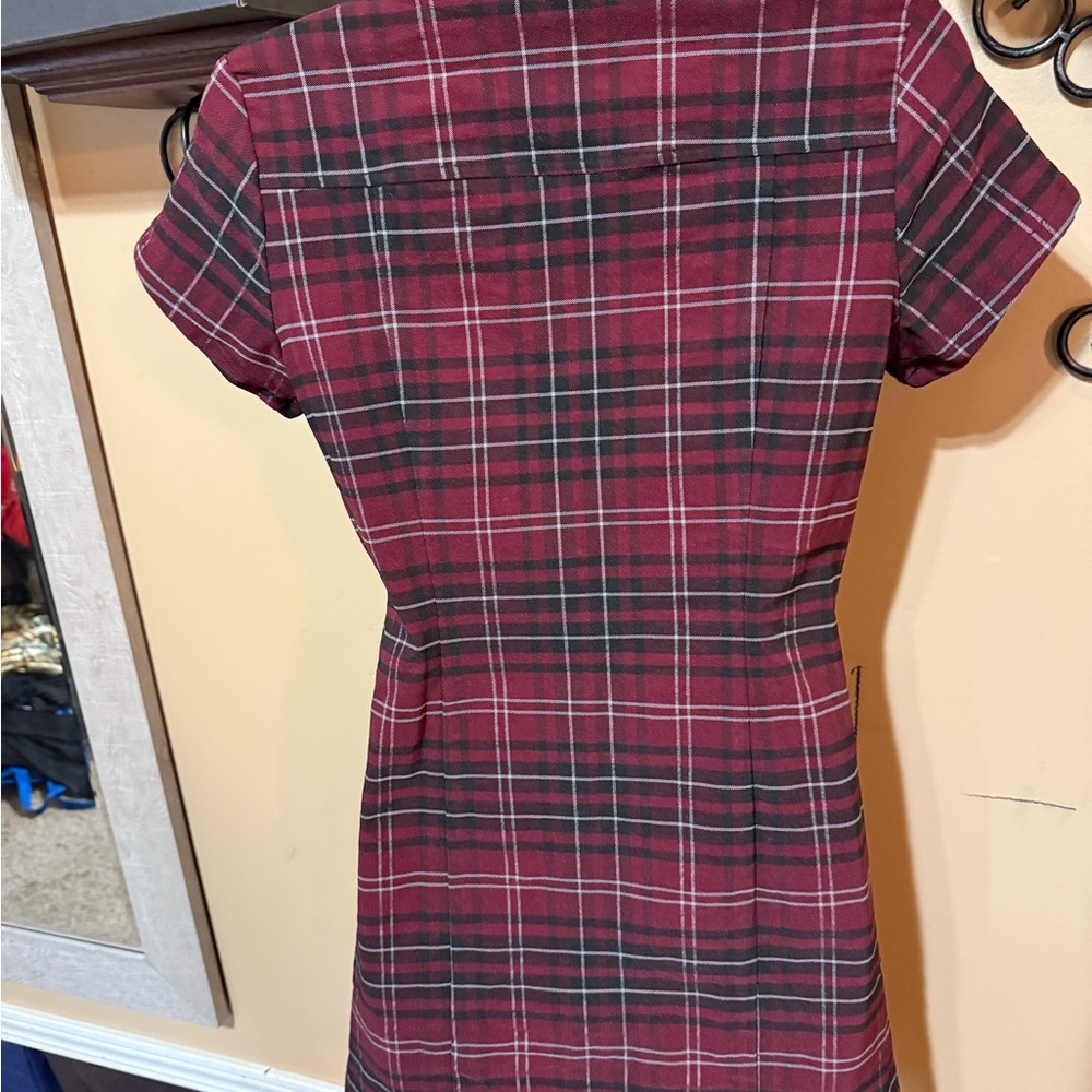 Killstar ALL ATTITUDE CUT-OUT
DRESS[BLOOD TARTAN] Plaid with Black Leather Trim - Picture 4 of 8